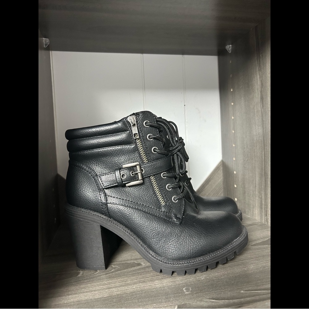 Torrid size 10WW black laced up hiker boots